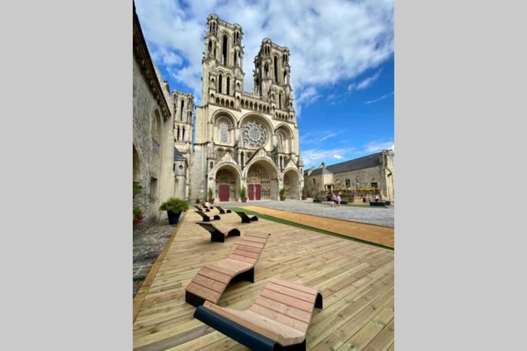 Appartement Rez-de-chaussée Laon Exterior foto