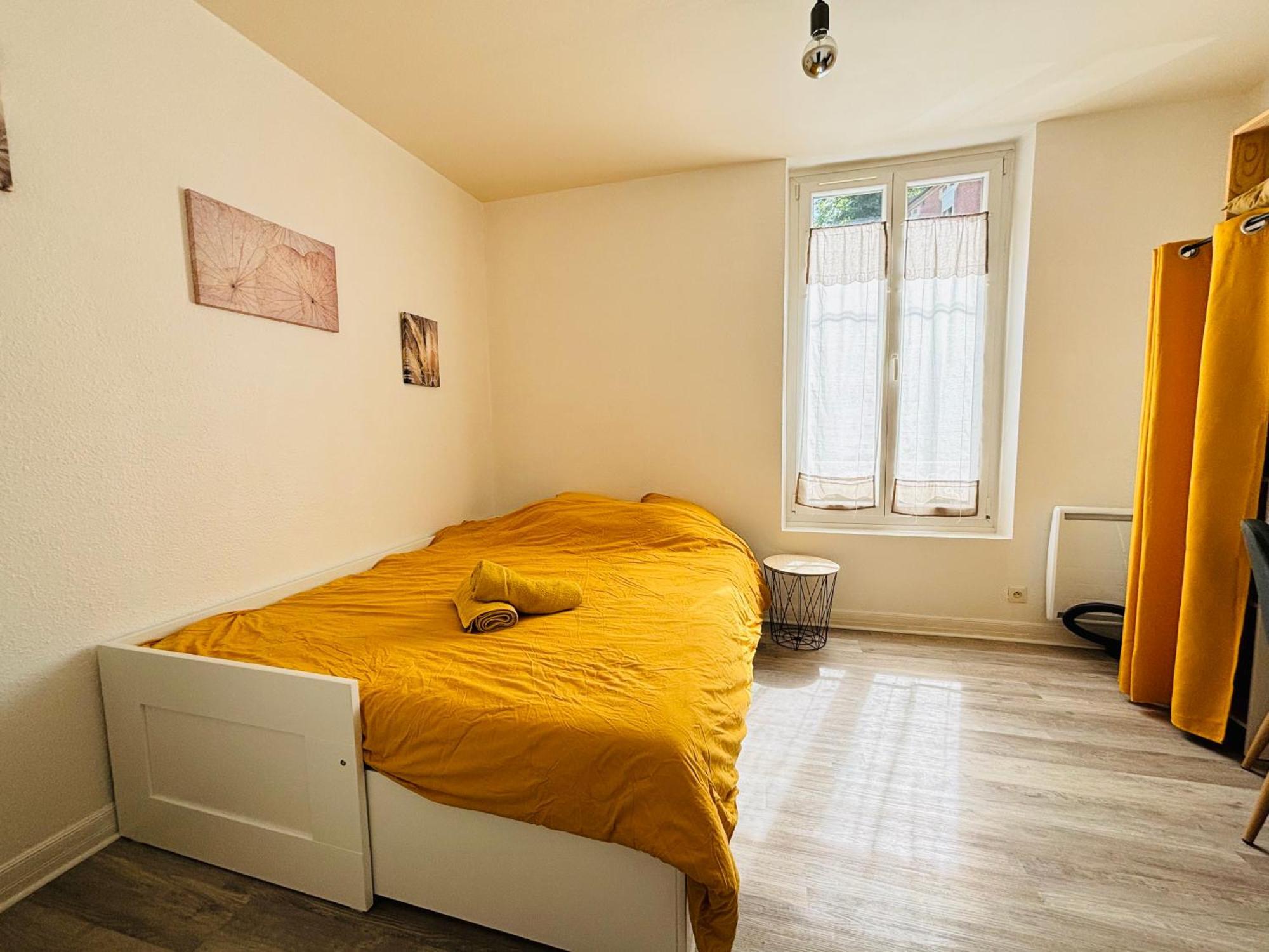 Appartement Rez-de-chaussée Laon Exterior foto